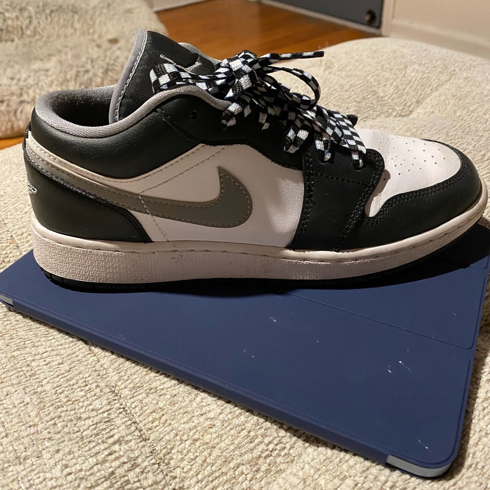 Jordan 1 Low Black Medium Gray